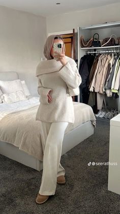 @seerathussainab | @seerathuss on tt Hijabi Uggs Outfit, Modest Interview Outfit Hijab, Hijabi Winter Outfits Modest Fashion, Fall Maxi Skirt Outfits, Spirit Jeans, Hijab Fits, Modest Winter Outfits, Maxi Skirt Fall, Hijab Fashion Summer