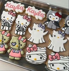 Sanrio Cookies, Kitty Cookies, Halloween Hello Kitty, Hello Kitty Cookies, Halloween Sugar Cookies, Halloween Food Treats, Kawaii Cooking, Cute Baking