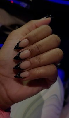 Homecoming Nails Ideas, Short Black Stiletto Nails, Nail Barbie, Homecoming Nails Black, Black Homecoming Nails, Black Prom Nails, Stiletto Nails Short, Hoco Nails