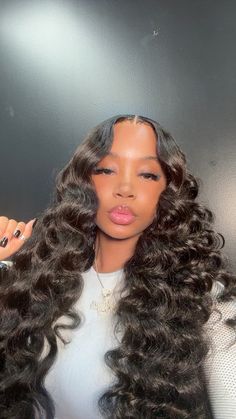 Soft Curls For Long Hair, Highschool Hairstyles, Middle Part Curls, Side Part Wig, Curls For Long Hair, Business Hairstyles, Soft Curls, Front Lace Wigs Human Hair