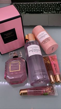 Obličejové Masky, Profumo Victoria Secret, Koleksi Parfum, Fragrances Perfume Woman, Flavored Lip Gloss, Perfume Collection Fragrance, Shower Skin Care, Victoria Secret Perfume, Pretty Skin Care