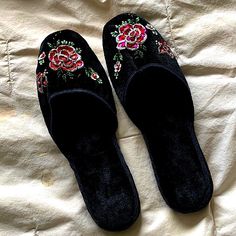 These Are So Cute! Marked Size 39 In Perfect Condition, Butterfly And Flower Design On A Black Velvet Background Bottoms Are Slightly Padded Beaded Slippers, Vintage Slippers, Velvet Background, 1940s Home, Vintage Pajamas, Butterfly And Flower, 3 Sisters, Shoes Vintage, Womens Clothes