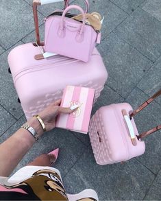 Pink Luggage, Cute Luggage, Pink Lifestyle, Fashion Paris, Goals Inspiration, Pink Life, Pink Vibes, Pink Girly Things, Everything Pink