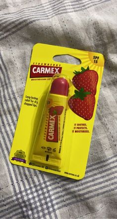 Carmex Lip Balm Strawberry, Lip Balm Collection, Hair Inspiration Long, Pretty Skin Care, Fancy Makeup, Bath And Body Care