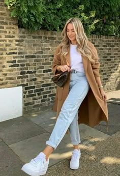 ليلو وستيتش, Jean Outfit, Work Fits, London Outfit, Casual Day Outfits, Closet Goals, Trendy Fall Outfits, Casual Work Outfits