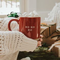 red ho ho ho coffee mug Coffee Shop Content, Aesthetic Cozy Christmas, Christmas House Decorations, Winter Mugs, Xmas Mugs, Campfire Coffee, Christmas Coffee Mugs, Affordable Christmas Gifts, Amber Jar Candle