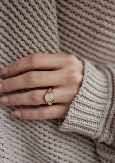 circle, shell, signet, ring, gold plated, rose gold plated, jewelry Signet Ring Gold, Gold Statement Ring, Ringe Gold, Gold Signet Ring, Chunky Rings, Weekend Wear, Ring Ring, Ring Gold, Pearl Ring