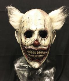 * Lightweight and durable! * Fiberglass Resin enforced. * Adjustable 3 point leather straps. * Hand Painted no one mask alike. * Painted with Industrial strength acrylic-urethanes and other industry leading paints. * Just throw it on and your ready to go! Gore Mask, Scaryclown Mask, Burlap Scary Mask, Evil Clown Mask, Evil Mask, Mask Creepy, Horror Full-face Cosplay Mask, Painted Mask, Creepy Clowns