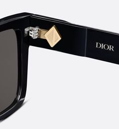 The CD Diamond S3F sunglasses with gray lenses enhance the line with a square shape featuring contemporary appeal. The black and crystal-tone acetate frame showcases temples engraved with the CD Diamond motif and embellished with an interplay of transparency and diamond-shaped details. The CD Diamond interior hinge in gold-finish metal completes the tailoring-inspired sunglasses.. Luxury Polarized Sunglasses, Luxury Clear Rectangular Sunglasses, Luxury Square Frame Sunglasses With Uv Protection, Luxury Rectangular Sunglasses With Gradient Lenses, Luxury Rectangular Sunglasses With Uv Protection, Luxury Sunglasses With Mirrored Lenses, Luxury Clear Square Frame Sunglasses, Luxury Uv Protection Square Frame Sunglasses, Luxury Rectangular Glass Sunglasses