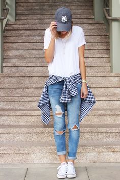 Gingham Trend, Surfergirl Style, Gingham Outfit, Shirt Casual Style, Outfit Jeans, Mode Casual, Gingham Shirt, Alexandra Daddario, Outfit Trends