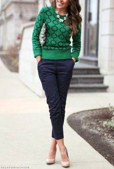 Color crush- blue and green - The Enchanted Home Chique Outfit, Mode Tips, Chic Fall Outfits, Cooler Look, Work Looks, Looks Chic, 가을 패션, Work Wardrobe, Blue Pants