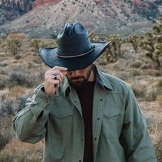 Black Cowboy Hat Outfit Men, Cowboy Photoshoot Men, Cowboy Look Men Style, Country Style Outfits Mens, Cowboy Fashion For Men, Casual Cowboy Outfit Men, Modern Cowboy Aesthetic, Modern Cowboy Style Men, Cade Eaton