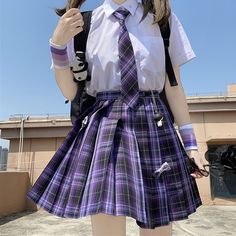 Styl Indie, Black Mini Skirts, Winter Mini Skirts, Preppy Mode, Mini Skirt Summer, Purple People, People Eater, Uniform Ideas