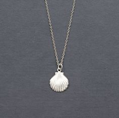 "925 Sterling Silver lightweight shell necklace. DETAILS: Charm - 925 Sterling Silver, 1.4 x 1.1mm Chain - 925 Sterling Silver The same style in 14k Gold Filled: https://www.etsy.com/listing/783451046/shell-necklace-tiny-shell-gold-filled?ref=listings_manager_grid MEASURE - For the perfect fit. 1- Use a string to mark where you'd like your necklace to hang 2- Lay the string on a ruler to measure the length PACKAGING: All jewelry is packaged in a jewelry box ready for gifting. Comes with a polish Shell Necklace, Shell Necklaces, Ruler, Charm Necklace, Necklace Etsy, Gold Filled, Jewelry Box, Shells, Perfect Fit