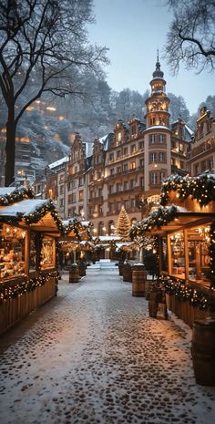 Christmas Germany, German Christmas Traditions, Germany Christmas, Christmas Lights Outside, Phone Background Wallpaper, German Christmas Markets, Cosy Christmas, Christmas Decorations Living Room