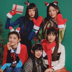 Newjeans Christmas, Kpop Christmas, Kpop Matching, K Pop Star, Best Friends Forever