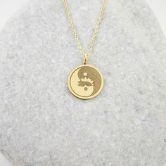 14K Solid Gold Yin Yang Lotus  Necklace, Ying Yang Pendant, Yin Yang Jewelry, Chakra Necklace, Dainty Yin  Yang with Lotus  Pendant 14 Material of pendant: Solid gold 14k ♣ Metal Stamp: 14k ♣The pendant is available in 3 sizes: 12.7 / 0,50 inches ( Diameter ) 15.2 mm / 0,60 inches ( Diameter ) 19,1 mm / 0,75 inches ( Diameter ) ( In the photos the size of the pendant is 15mm / 0.55 inches Diameter ) ♣ Material of chain: Solid gold 14k  Chain Length: ♥40 cm / 15,75 inches ( Length ) ♥45 cm / 17,7 Yin Yang Lotus, Yin Yang Jewelry, Lotus Necklace, Lotus Pendant, Chakra Necklace, Ying Yang, Yin Yang, Metal Stamping, Lotus