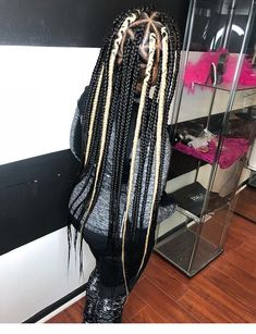 Winter Braids, Hairstyles With Box Braids, Braiding Ideas, Weave Braid, Hair Dues, Triangle Box Braids, Braids Locs, Small Box Braids