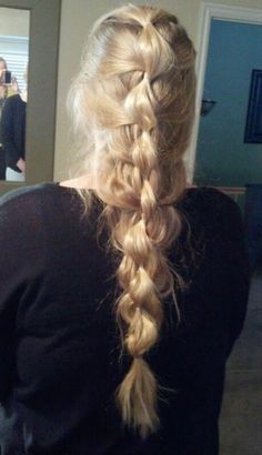 District 4 Aesthetic Dress, Cool Braids For Long Hair, French Braid Ideas, Braid Aesthetic, Hairstyles 2024, French Braids, Ribbon Hairstyle