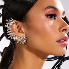 44770748793048|44770748825816|44770748858584|44770748891352 Rhinestone Ear Cuff, Crystal Ear Cuff, Ear Cuff Earrings, Diamond Ear Cuff, Diamond Girl, Ear Clips, Stil Elegant, Silver Ear Cuff, Climber Earrings