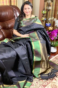 Handwoven pure silk kanjivaram saree in a cult favorite black and green combo! Online Saree, Lattice Pattern, Saree Shopping, Cotton Sarees, Cotton Saree, Blouse Piece