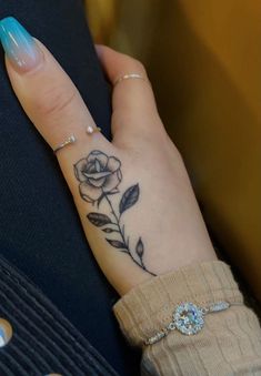 Rose Tattoo Legs Tattoo, Thumb Tattoos, Rose Tattoos For Women, Tato Henna, Hand Tattoos For Girls