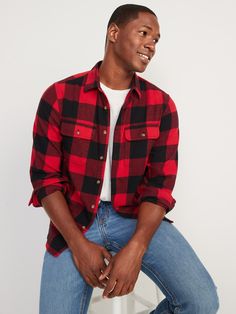 Channel your inner lumberjack with this classic flannel shirt.  Soft, 100% cotton double-brushed flannel offers major comfort chops Spread collar.  Seamed back yoke, with vertical side pleats.  Long sleeves, with buttoned cuffs and buttoned sleeve pl Red Plaid Mens Shirt, Buffalo Plaid Shirt, Flannel Outfits, Red Buffalo Plaid, Plaid Shirt Men, Old Navy Men, Red Flannel, Mens Flannel Shirt, Gingham Shirt