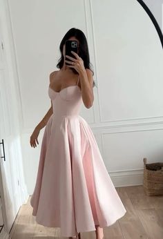 Birthday Dresses Elegant Classy, Graduation Party Outfits For Women, House Of Cb Graduation Dress, Pink Formal Outfit, Charity Event Outfit, Midi Dress Outfit Classy, Midi Formal Dresses, Pink Graduation Dress, Proposal Dress