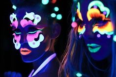 . Black Light Makeup, Tattoo Special, Glow Run, Uv Makeup, Uv Tattoo, Blacklight Party, Neon Makeup, Rave Makeup, Dark Makeup