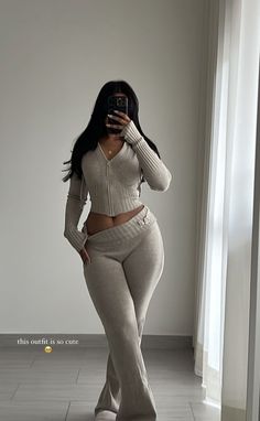 Elegant Fits, Girly Clothes, Baddie Aesthetic Outfits, Feminine Modest Outfits, White Bodysuit Outfit, Sleep Outfit, ليلو وستيتش, Estilo Indie, Mode Zara