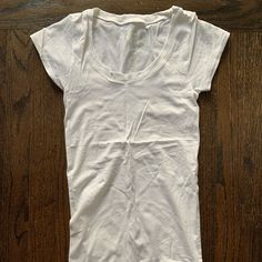 Nwot Great Condition White Color One Size Fits Most, Very Stretchy A Very Versatile Piece Casual White Seamless T-shirt, White Seamless Scoop Neck T-shirt, Sugar Lips, Cap Sleeve, White Color, Cap Sleeves, Color White, Womens Tops, Tops & Tees