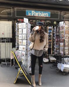 A few layers over a skinny jean and ankle boot are on deck for a brunch  look this Fall:  found on instagram @negin_mirsalehi  Check out the shopping and styling notes below. Keep in mind, I don't  usually post exact product matches here unless specified. Why? Because nine  times out of ten, Winter Mode Outfits, Style Parisienne, Perfect Fall Outfit, Fashion Blogger Outfit, Blogger Outfits, Fashion Blogger Style, Inspo Outfit