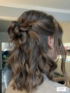 I love this short hairstyle for prom. Half up half down hairstyle. Pretty curly hairstyle. Short hairstyle inspo idea. Half Up Half Down Hairstyles For Short Hair Shoulder Length, Hairstyles For Short Hair For Hoco, Hairstyles For Dances Short Hair, Prom Hair Looks Medium Length, Winfo Hair Styles, Hairstyles For Short Hair For Quince, Half Up Half Down Hoco Hair Medium, Formal Hairstyles For Short Thick Hair, Wedding Hairstyles For Short Hair Half Up Half Down