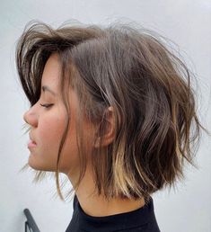 Alt Bob Haircut, Messy Bob Haircuts, Side Swept Hairstyles, Chin Length Hair, Haircuts Straight Hair, Haircut And Color, Short Hair With Layers, Hair Envy