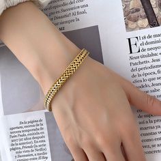 Material: Titanium Steel Color: [E87] Braided Chain Bracelet Gold Fashion Element: Chain Style: Sweet Bracelets Elegant, Body Oil Spray, Mens Chain Bracelet, Stainless Bracelet, Bangle Gold, Wrist Jewelry, Titanium Bracelet, Style Hip Hop, Men's Korean Style