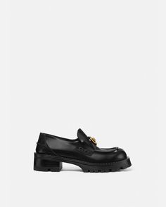 Versace Vagabond Platform Loafers | VERSACE Versace Dressing Gown, Versace Sandals, Luxury Designer Shoes, Versace Shoes, Long Knit Cardigan, Platform Loafers, Loafers Style, Airport Fashion, Slides Sandals