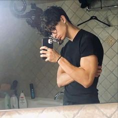 Mirror Selfie Guy, Slytherin Harry, Italian Boys, Slytherin Harry Potter, Aesthetic Boys, Italian Men, The Perfect Guy