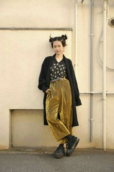 Goth Outfit, Tokyo Street Style, Tokyo Street, Neue Outfits, Tokyo Fashion, Japanese Street, Japanese Street Fashion, Vintage Winter