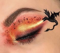 Fall Graphic Liner Looks, Theater Makeup Looks, Sylveon Inspired Makeup, Cool Makeup Pallets, Birthday Eye Makeup Looks, Eyeshadow Art Creative, Advanced Makeup Looks, Animal Eye Makeup, Cool Eye Makeup Looks Creative