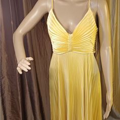 Alc Pina Maxi Dress Lined Summer Dress For Dinner, Summer Lined Dress For Dinner, Summer Dinner Dress, Lined, Summer Dinner Dresses, Lined, Elegant Yellow A-line Evening Dress, Elegant Yellow Pleated Maxi Dress, Elegant Yellow Pleated Dress, Spring Silk Pleated Evening Dress, Pleated Spring Cocktail Evening Dress