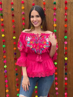 This Beautiful Embroidered Mexican blouse is fun and flirty. The puff sleeves with embroidered flowers combined with lace details add style and color to your wardrobe. It is the perfect Top for every day use or a special event. You can find more colors here: https://www.etsy.com/es/listing/1040936003/blusa-mexicana-bordada-floral-blusa?ga_search_query=romina&ref=shop_items_search_3&pro=1&frs=1 Mexican Independence Day Outfit, Fiesta Outfit Ideas, 16 De Septiembre Outfit Ideas, Mexican Outfit Ideas, Mexican Fashion Modern, Mexican Cowgirl Outfits, Mexican Clothing Style, Mexican Traditional Clothing, Mexican Blouses