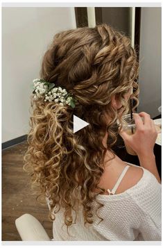 ✓✓ bridesmaid hair short, bridesmaid hairstyles half up half down, bridesmaid hairstyles medium length, bridesmaid hairstyles ponytail, wedding hairstyles... Naturally Curly Hair Wedding, Curly Hair Wedding, Hair Half Up Half Down, Wedding Hairstyles For Medium Hair, Bridesmaid Hair Long, Hairstyles Prom, Flower Crown Hairstyle, Hair Half Up, Bridesmaid Hairstyles Half Up Half Down