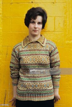 YourWullie on Twitter: "In 1970, photographer Chris Morphet (pictured below) travelled to the Shetland Isles to document the Fair Isle industry. Here are some of those images. https://t.co/WESJSx77Y5" / Twitter Knitted Tea Cosies, Shetland Islands, The Fair, Fair Isle Knitting, Male Poses, Fair Isle Sweater, Female Poses, Machine Knitting, Young Woman