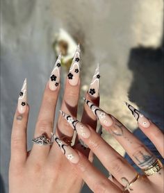 Nails Design 2022, Acrylic Nails Stiletto, Witchy Nails, Hippie Nails, Edgy Nails, Goth Nails, Korean Nails, Grunge Nails, Bling Acrylic Nails