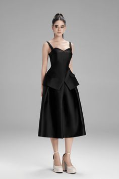 Make a chic statement in this skirt! This stunning midi-length skirt with a draped A-line silhouette and beautiful taffeta fabric will make you look and feel your best. Perfect for all occasions! Taffeta Top, Mean Blvd, Taffeta Fabric, Midi Length Skirts, Beautiful Heart, A Line Skirt, Timeless Pieces, A Line Skirts, Online Fashion