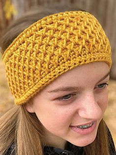 Ear Warmer Crochet Pattern, Bee Headband, Ear Warmer Crochet, Stitch Ears, Honeycomb Stitch, Headband Crochet, Headband Tutorial, Crochet Ear Warmer, Crochet Borders