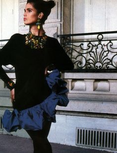 The 50s Fashion, American Vogue, 80s Party Dress, Guy Bourdin, Versace Couture, Vogue Us, Emanuel Ungaro