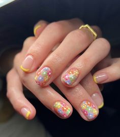 19 Flower Nails Designs We're Booking In For Right Now Who What Wear Nails Dots Designs, Nail Thang, Nails Dots, Queen Tips, Nail Art Dotting Tool, Easter Nail Art Designs, Lucky Flower, Spring Nail Polish