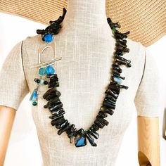 Statement long natural black Coral with blue Agate stones and Lotus-shaped flowers dangle. Resin And Clay, Natural Necklace, Blue Agate Stone, Original Necklace, Black Coral, Nature Necklace, Blue Agate, Vibrant Blue, Agate Stone