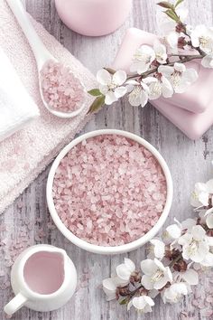 Follow me= F4F✨ @danca_vlckova Salt Bath Benefits, Kosmetyki Mary Kay, Kue Macaroon, Bath Benefits, Himalayan Salt Bath, Tout Rose, Blogger Tips, Tickled Pink, Arbonne